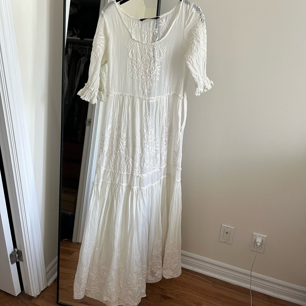 White Midi Dress - Embroidery